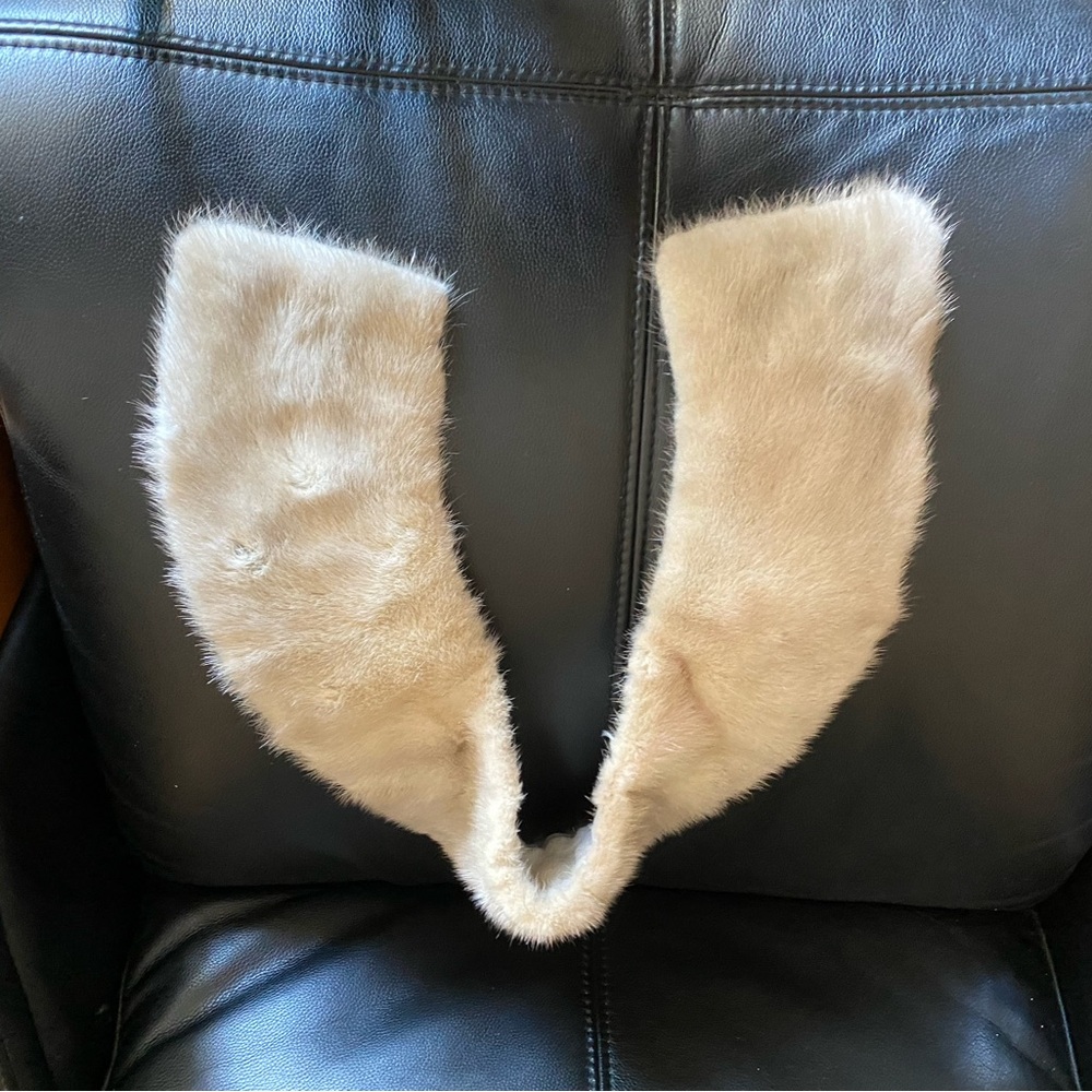 Fur collar. Real fur.